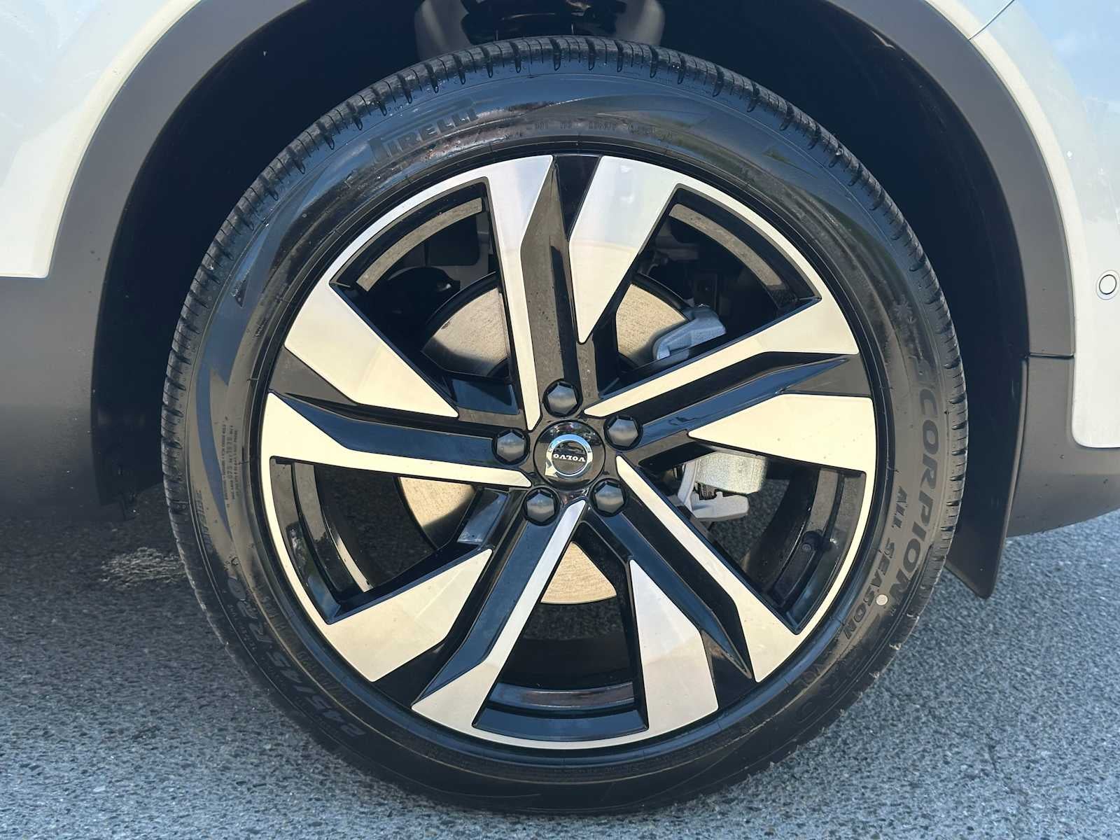 2026 Volvo XC40 Plus