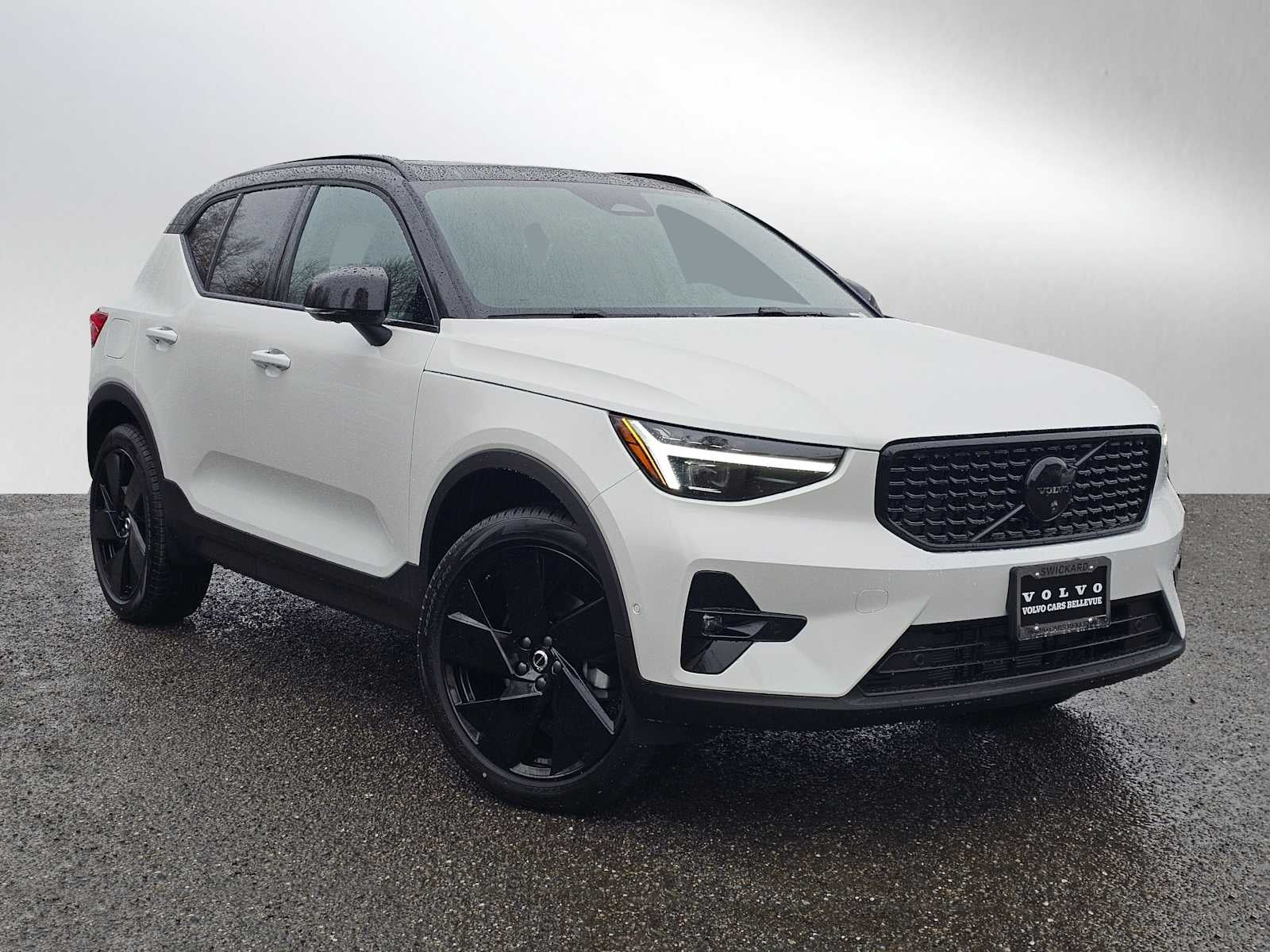 2026 Volvo XC40 Ultra Black Edition