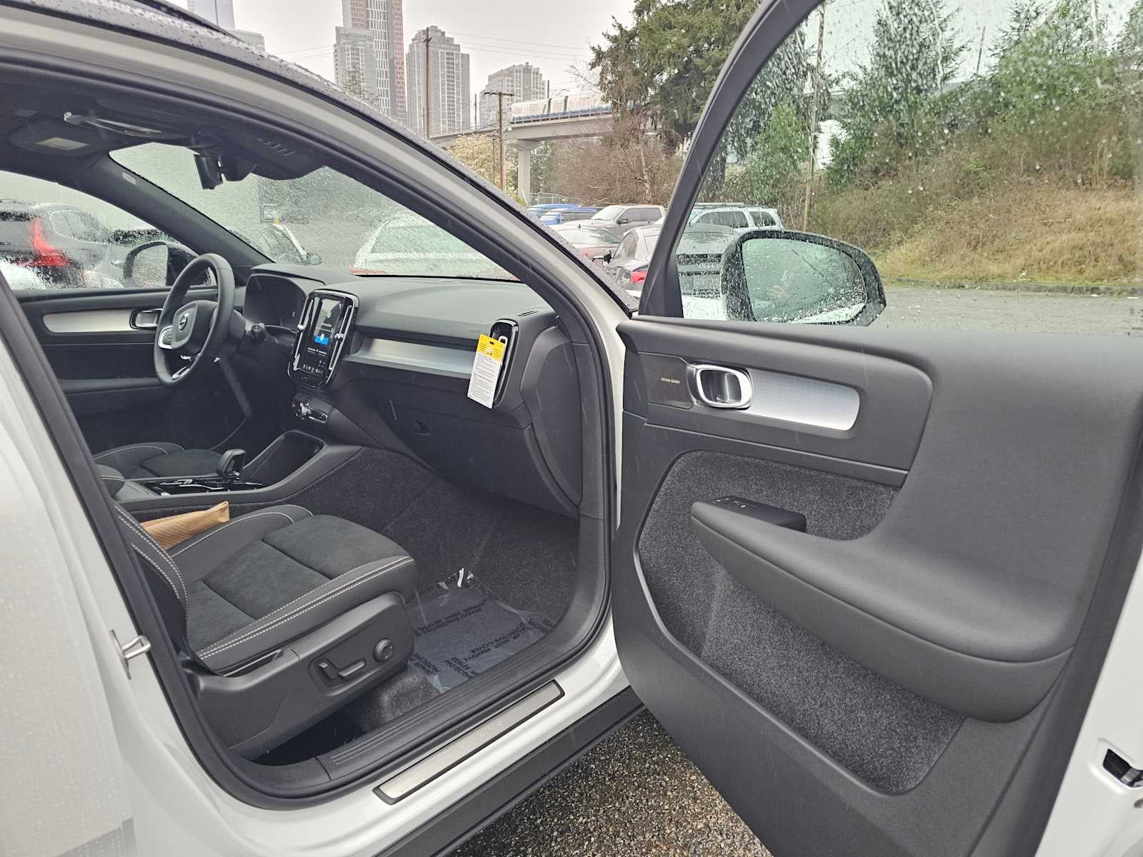 2026 Volvo XC40 Ultra Black Edition
