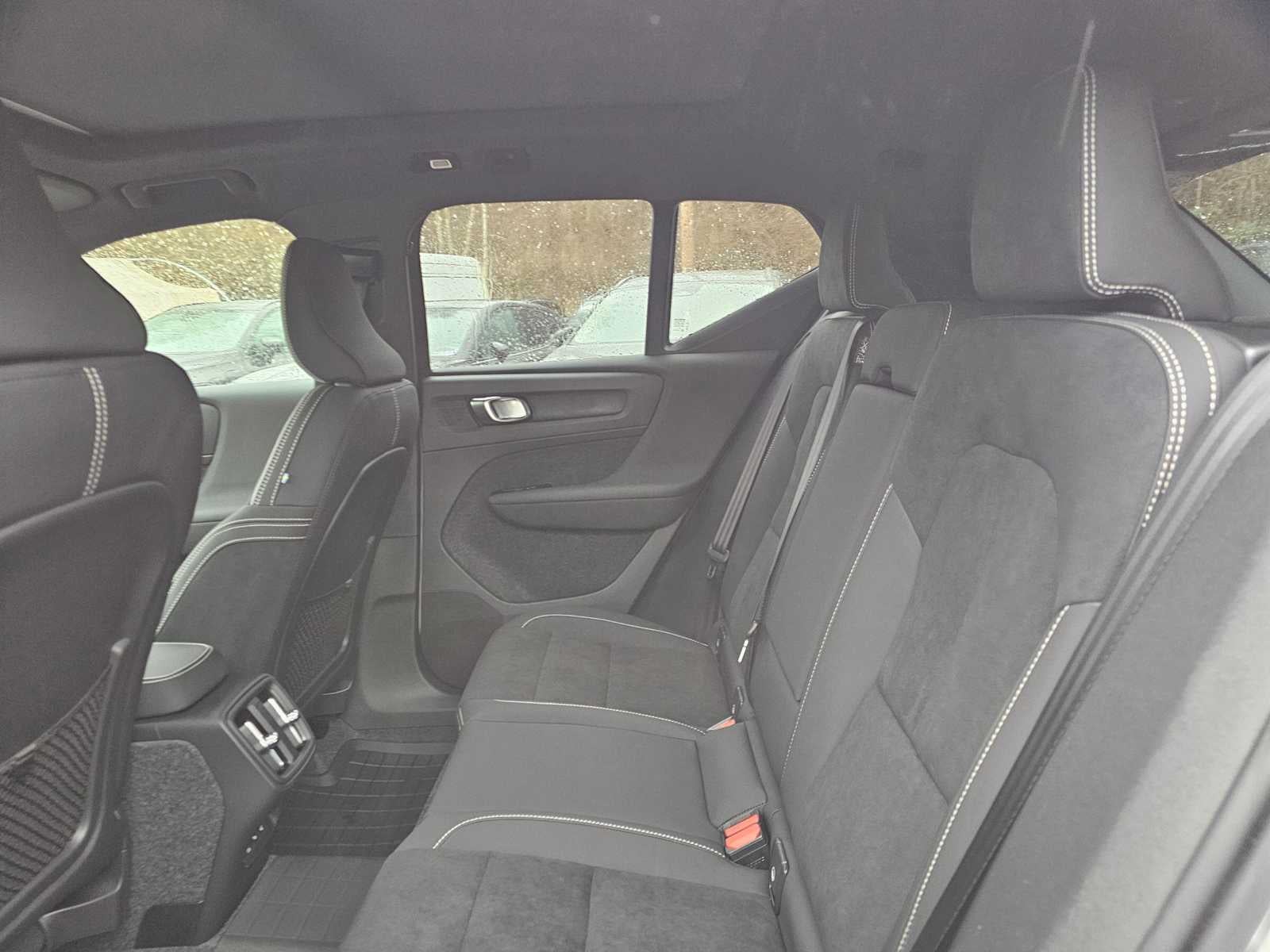2026 Volvo XC40 Ultra Black Edition