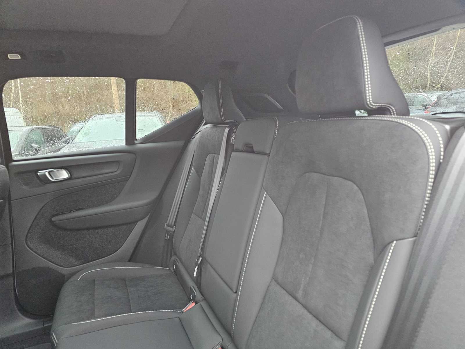 2026 Volvo XC40 Ultra Black Edition