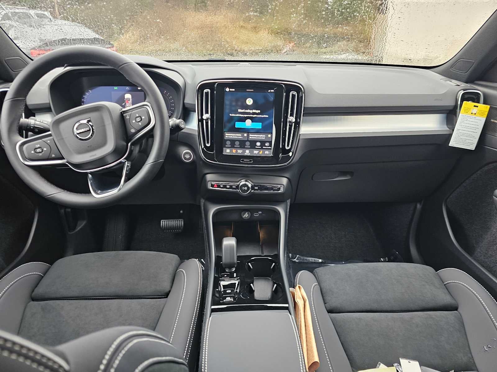 2026 Volvo XC40 Ultra Black Edition