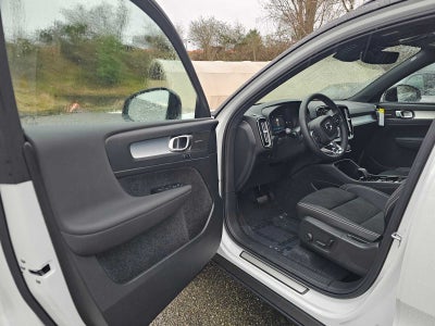 2026 Volvo XC40 Ultra Black Edition