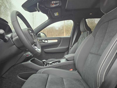 2026 Volvo XC40 Ultra Black Edition