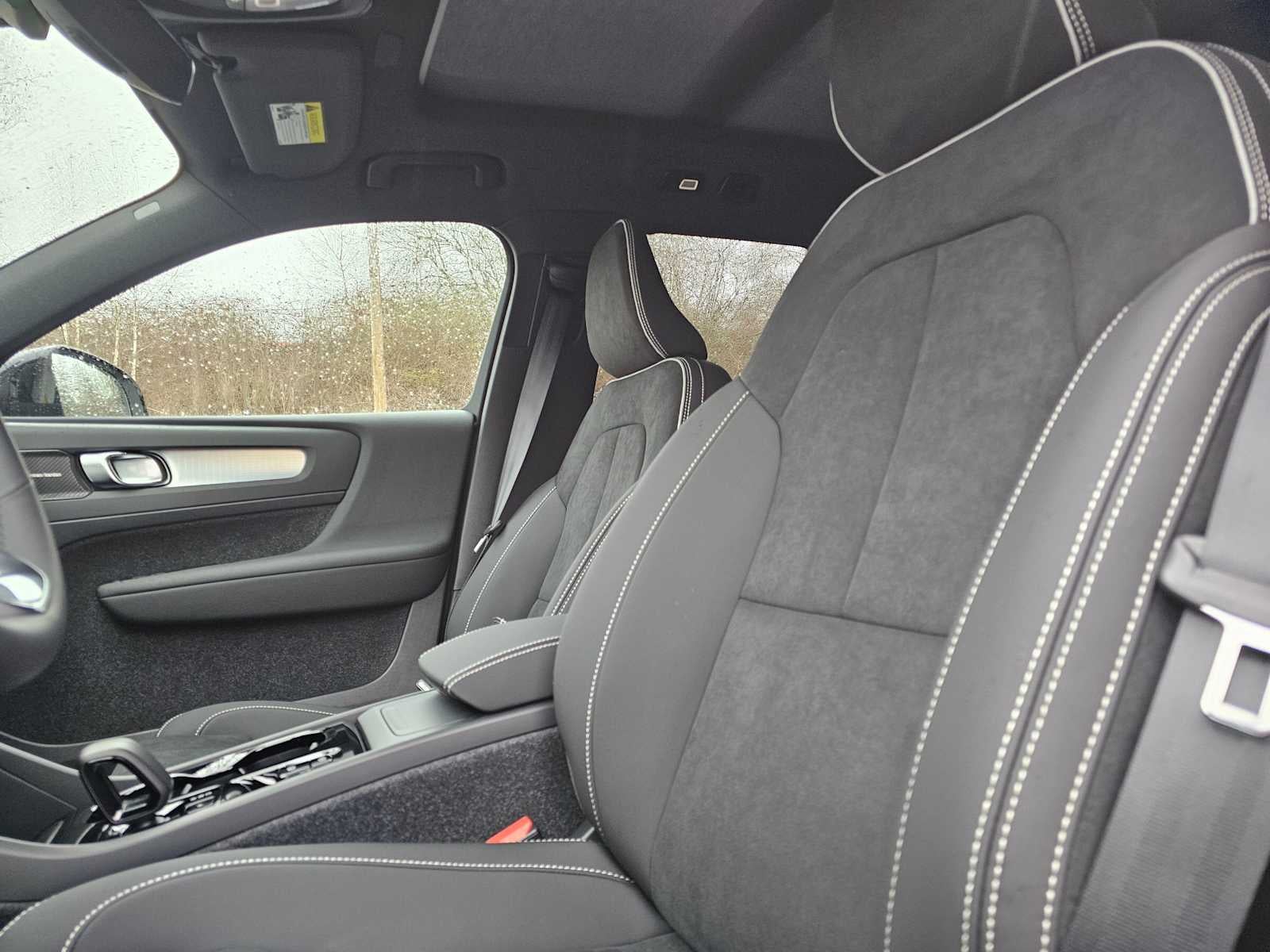 2026 Volvo XC40 Ultra Black Edition