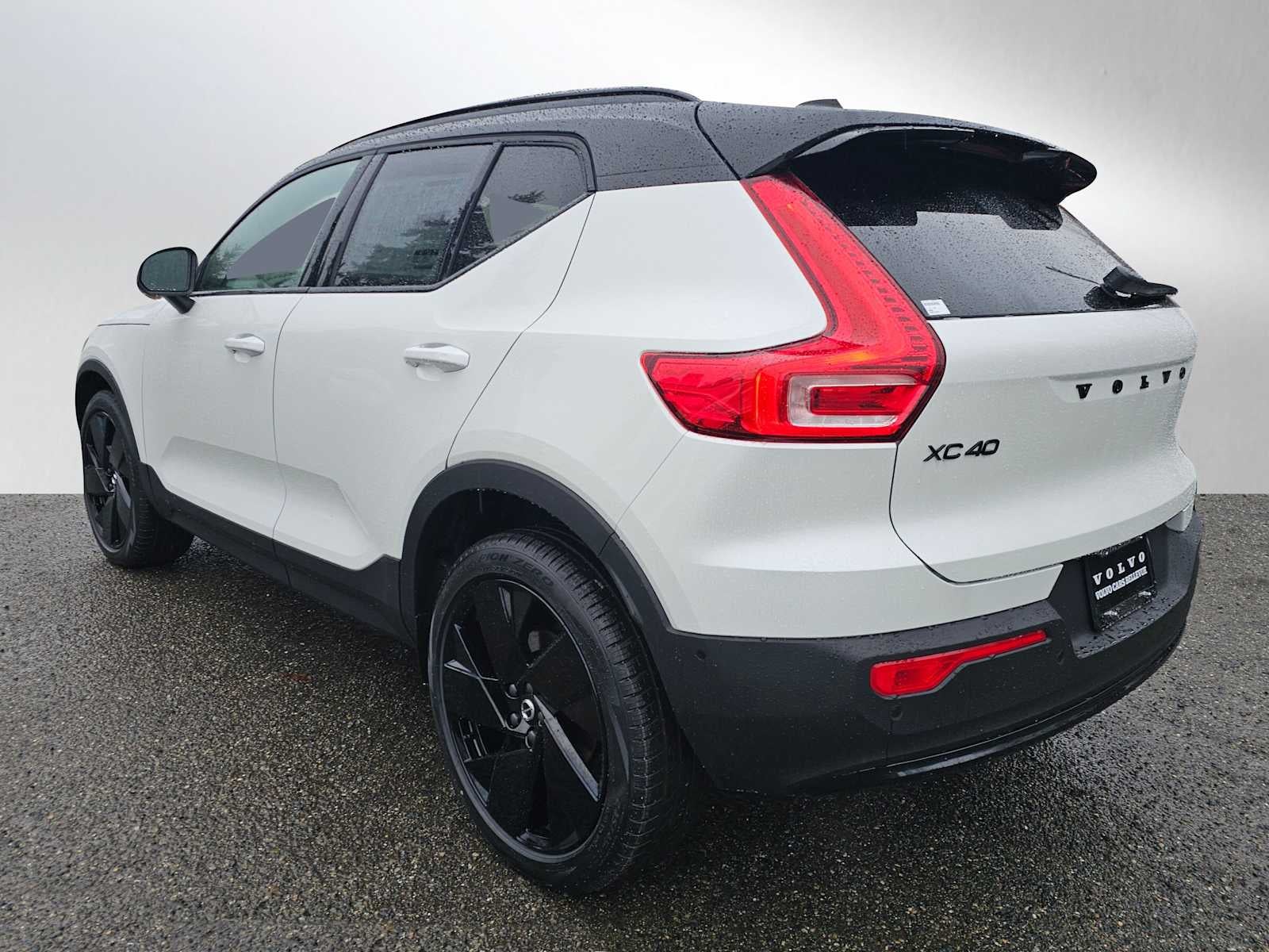 2026 Volvo XC40 Ultra Black Edition