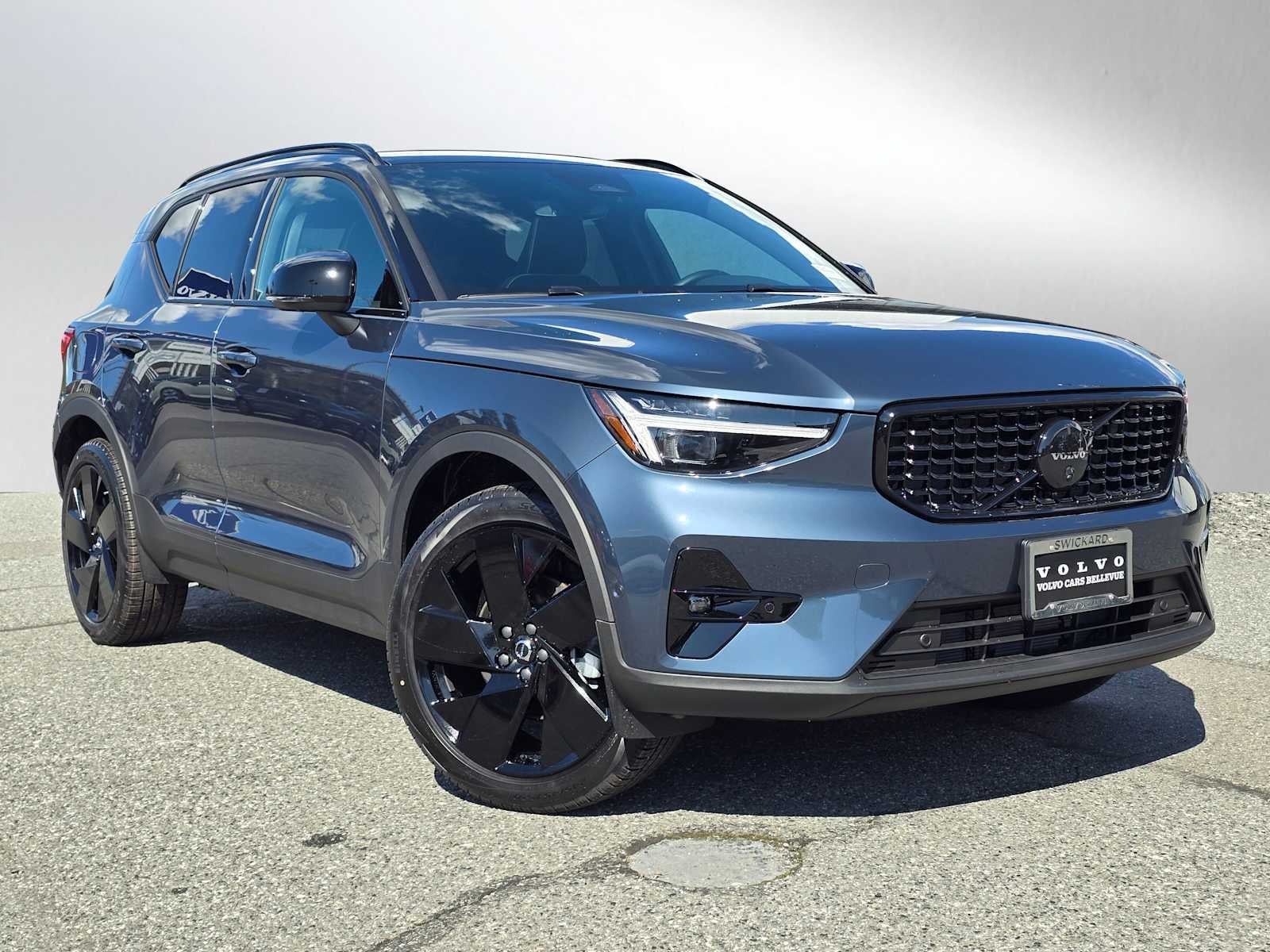 2026 Volvo XC40 Ultra Black Edition