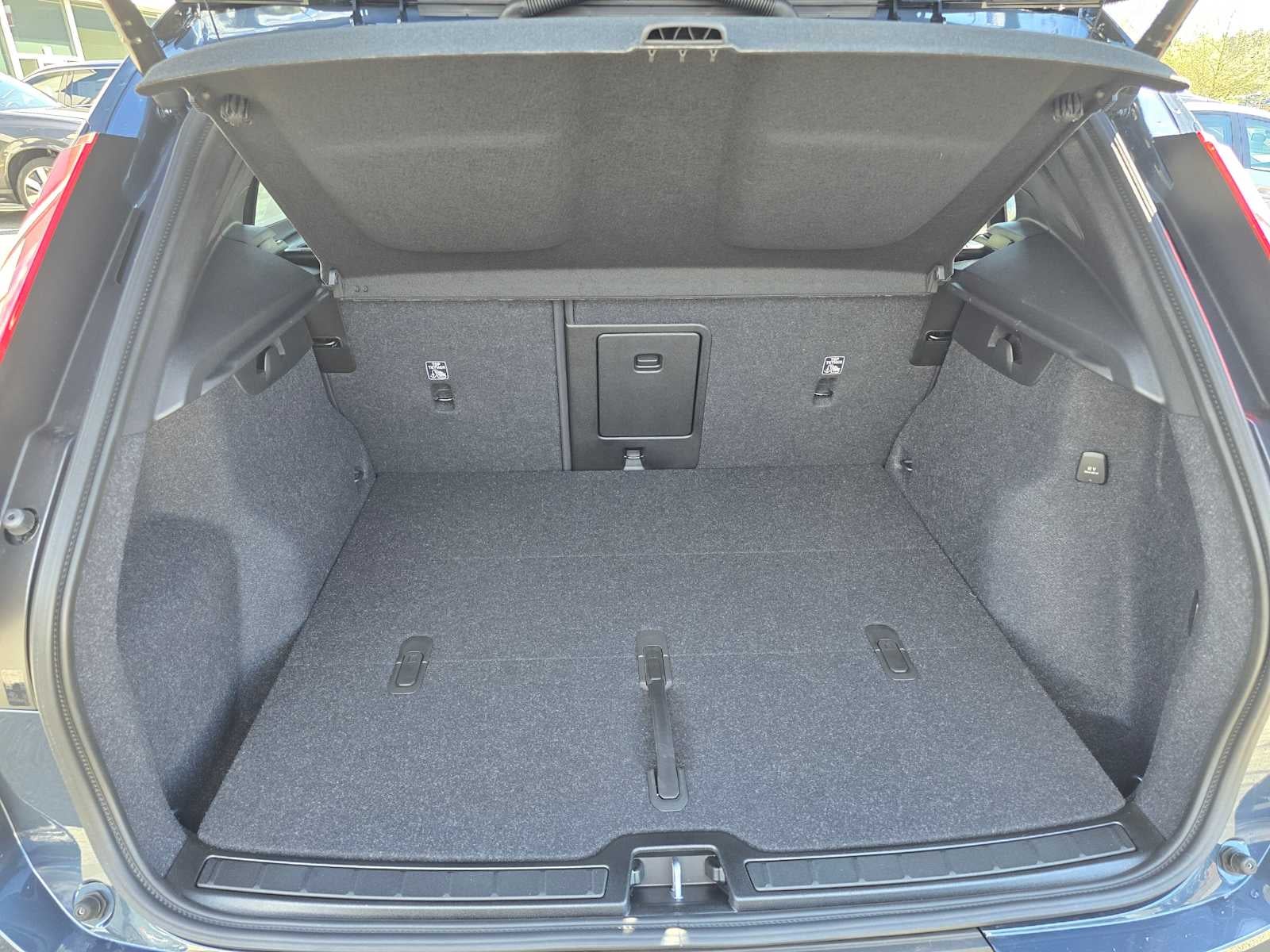 2026 Volvo XC40 Ultra Black Edition