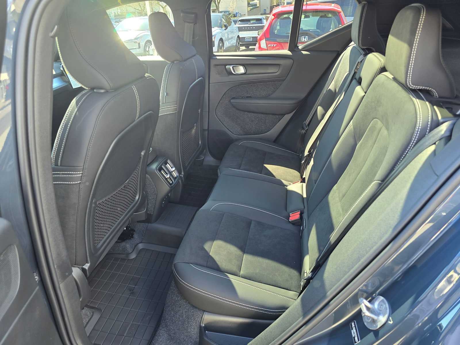 2026 Volvo XC40 Ultra Black Edition