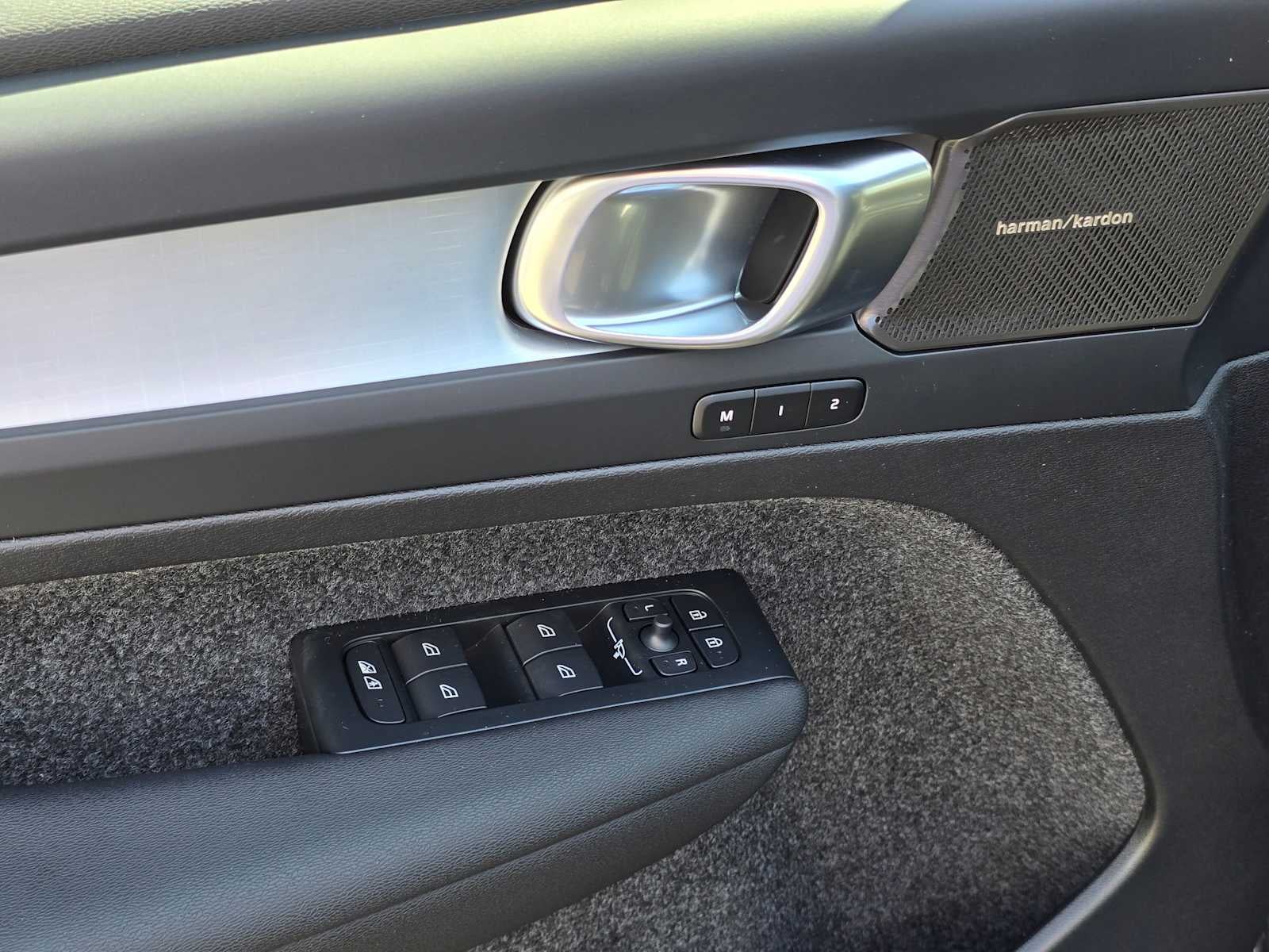 2026 Volvo XC40 Ultra Black Edition