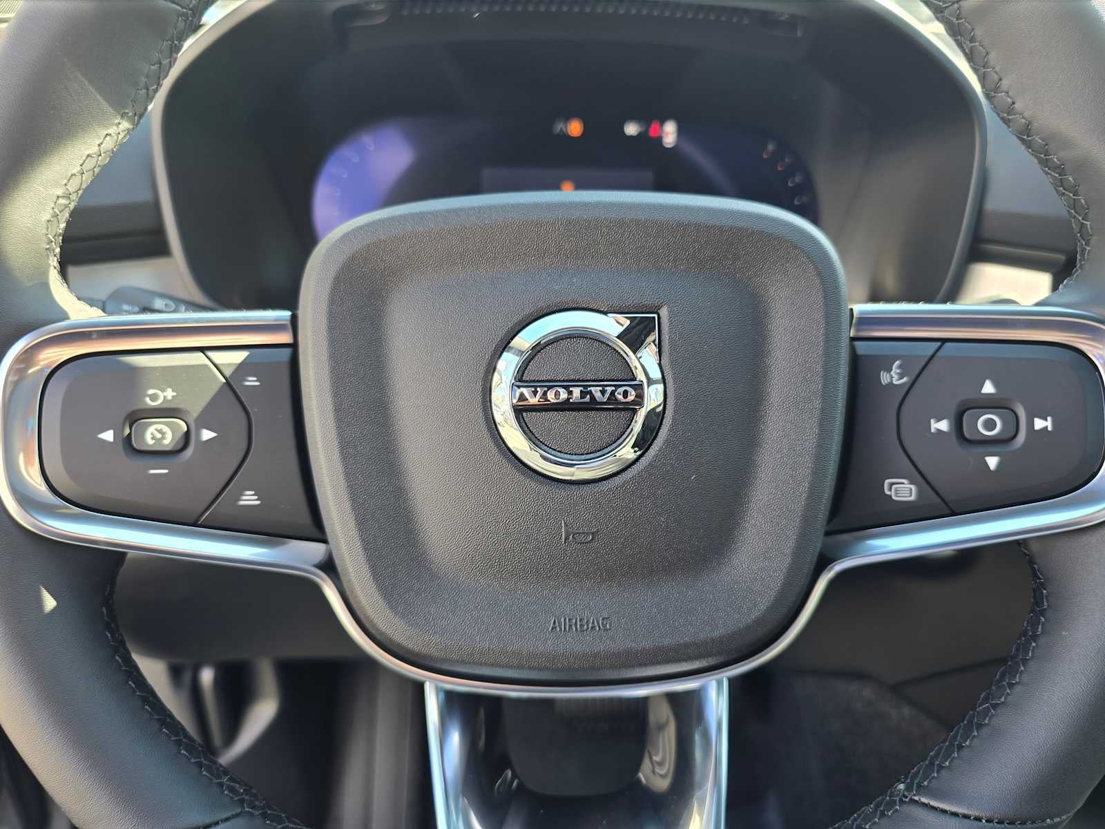 2026 Volvo XC40 Ultra Black Edition