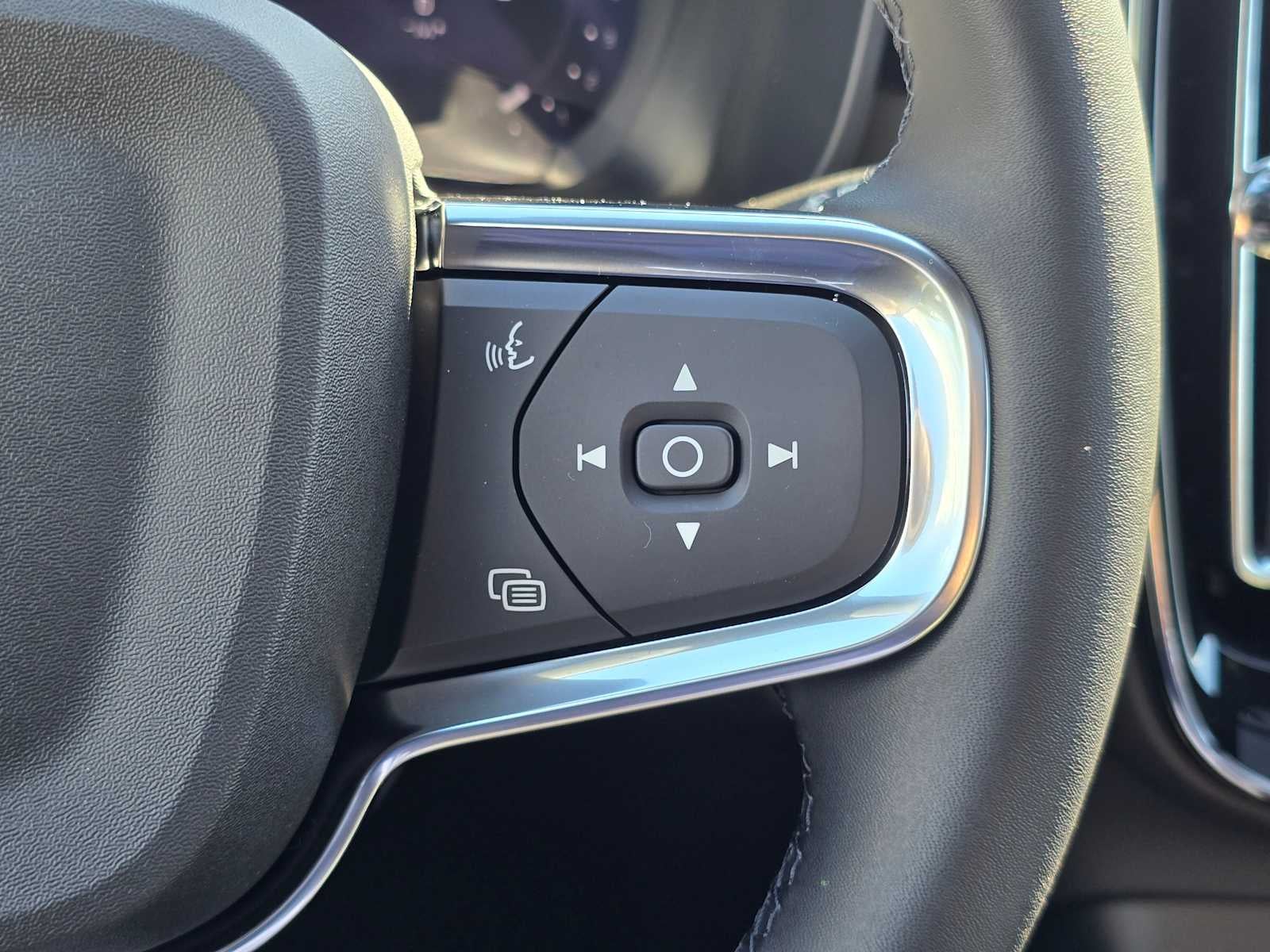 2026 Volvo XC40 Ultra Black Edition