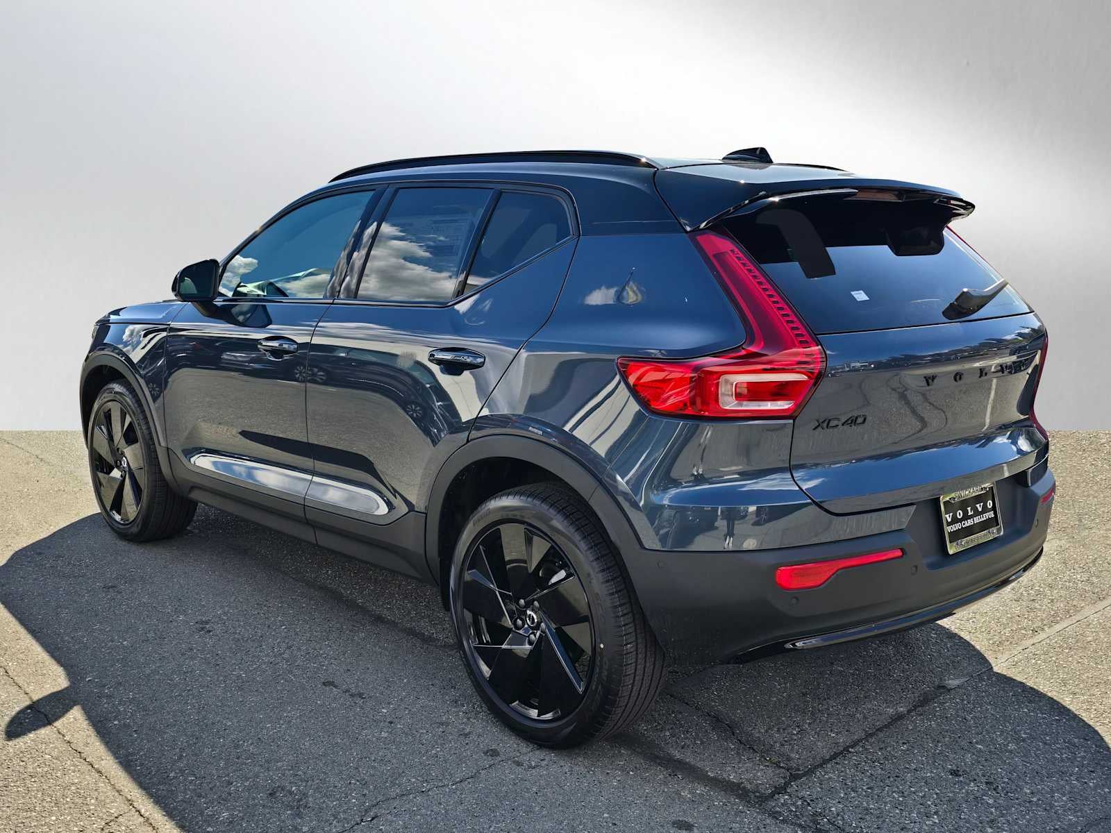 2026 Volvo XC40 Ultra Black Edition