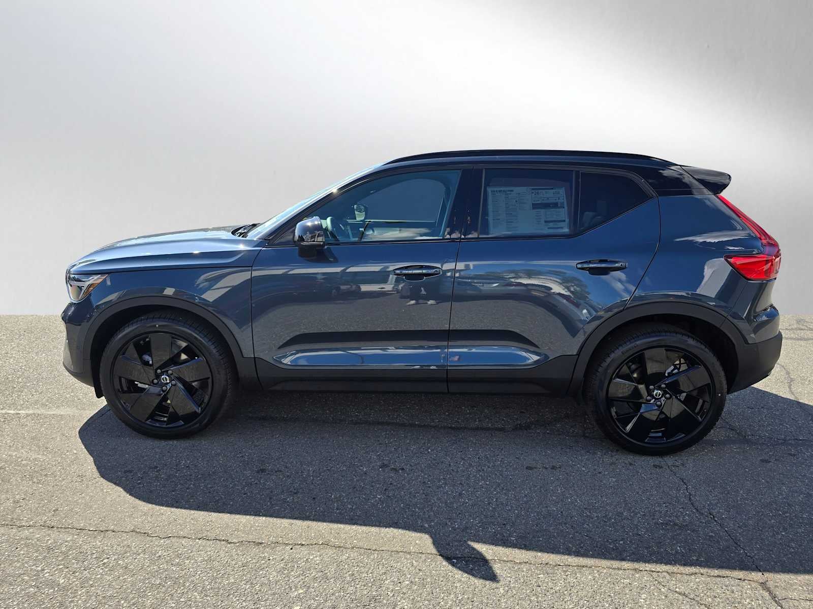 2026 Volvo XC40 Ultra Black Edition