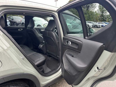2025 Volvo XC40 Plus Bright Theme