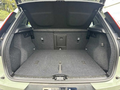 2025 Volvo XC40 Plus Bright Theme