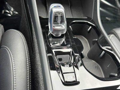 2025 Volvo XC40 Plus Bright Theme