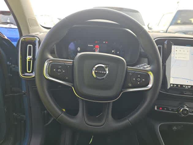 2025 Volvo XC40 Plus Bright Theme