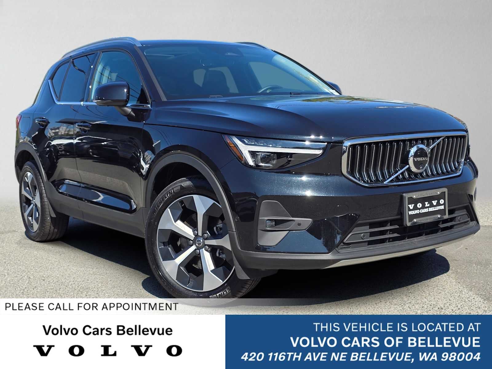 2025 Volvo XC40 Plus Bright Theme