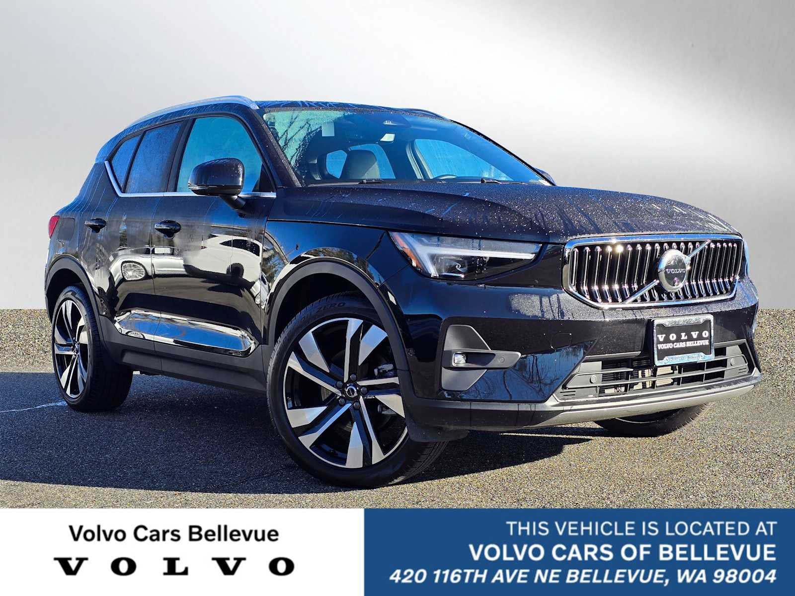 2025 Volvo XC40 Plus Bright Theme