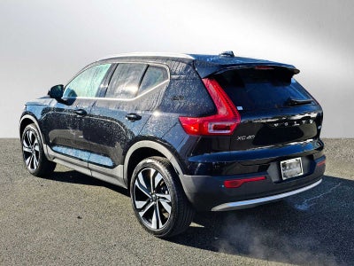 2025 Volvo XC40 Plus Bright Theme
