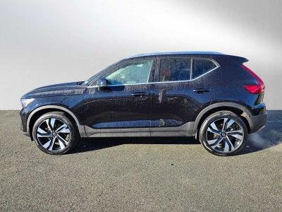 2025 Volvo XC40 Plus Bright Theme