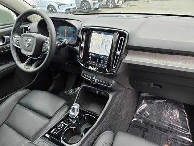 2025 Volvo XC40 Plus Bright Theme
