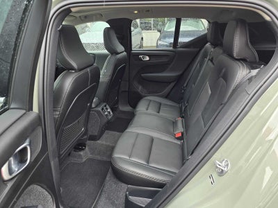 2025 Volvo XC40 Plus Bright Theme