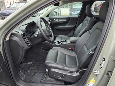 2025 Volvo XC40 Plus Bright Theme