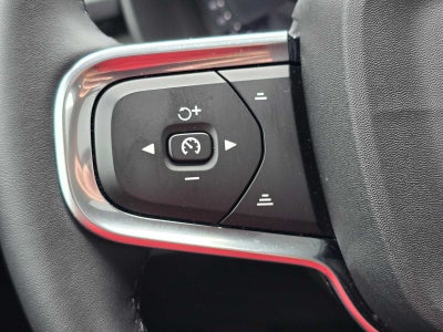 2025 Volvo XC40 Plus Bright Theme