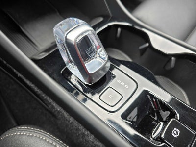 2025 Volvo XC40 Plus Bright Theme