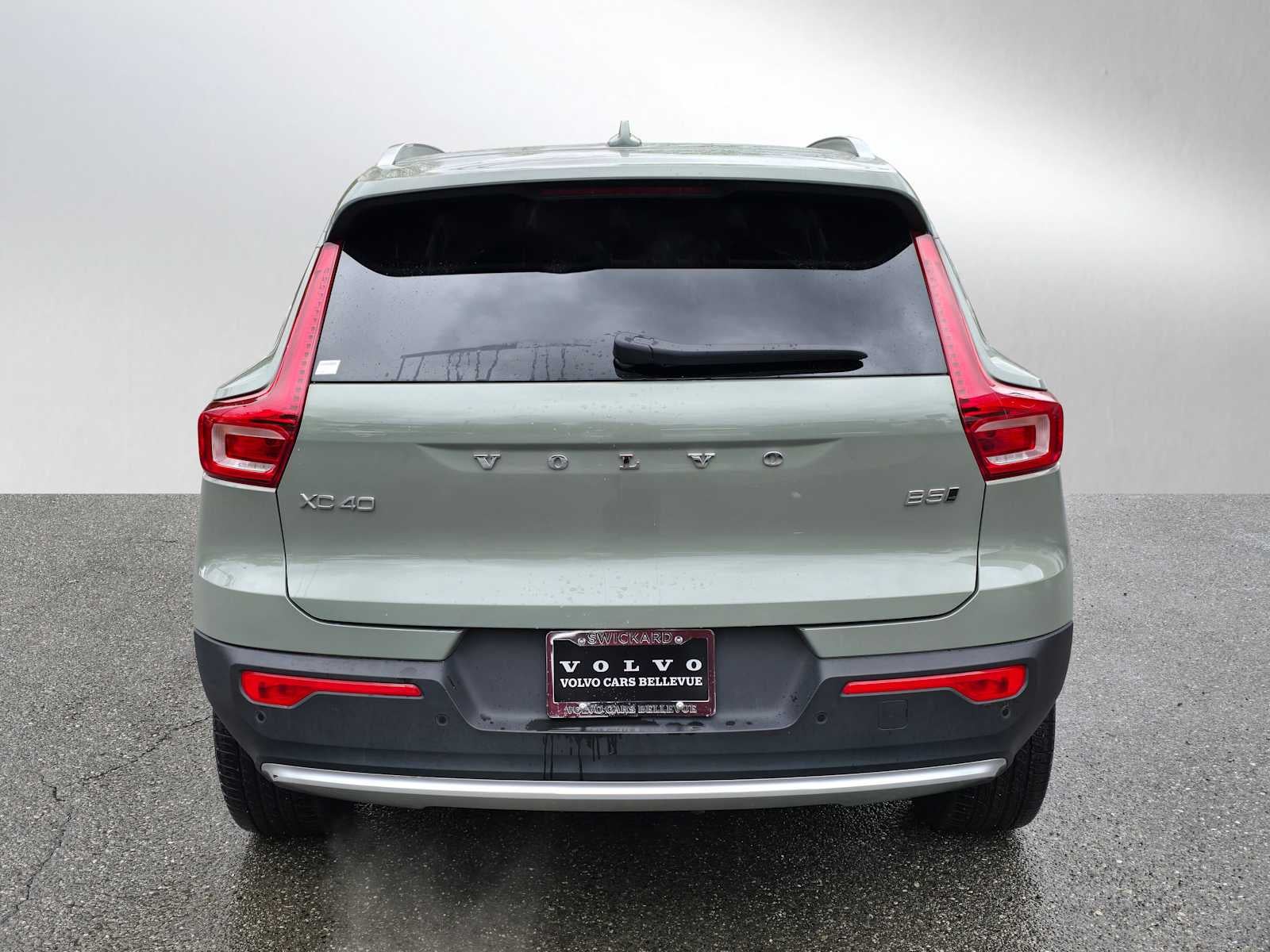 2025 Volvo XC40 Plus Bright Theme