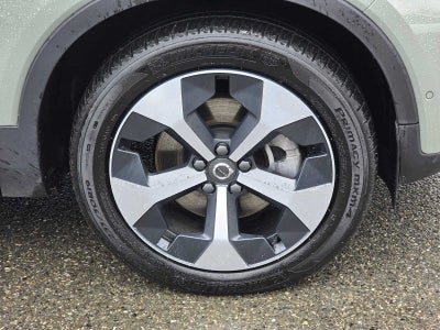 2025 Volvo XC40 Plus Bright Theme