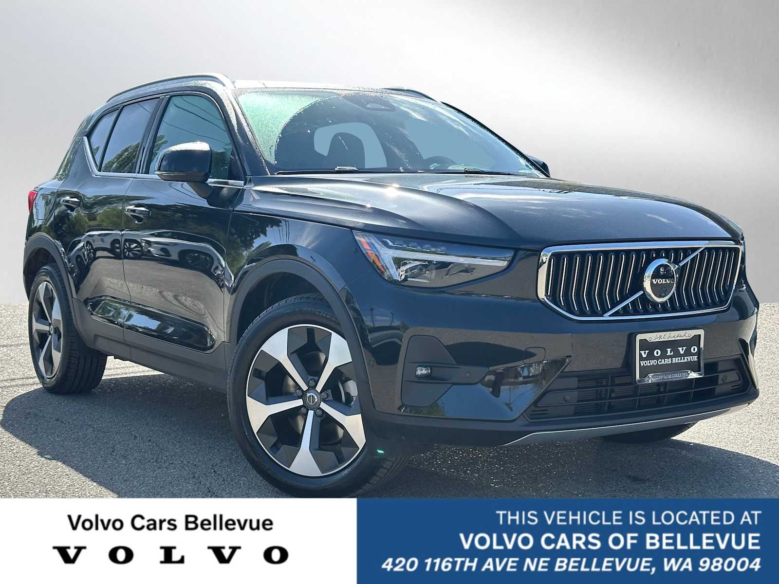 2025 Volvo XC40 B5 Plus Bright AWD's photo