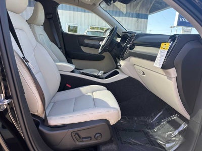 2025 Volvo XC40 Plus Bright Theme