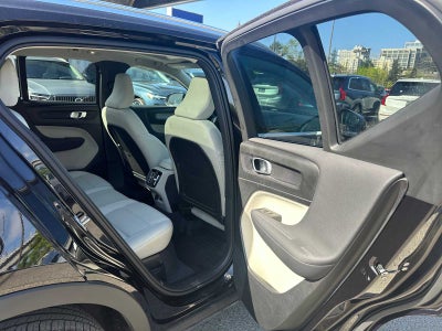 2025 Volvo XC40 Plus Bright Theme