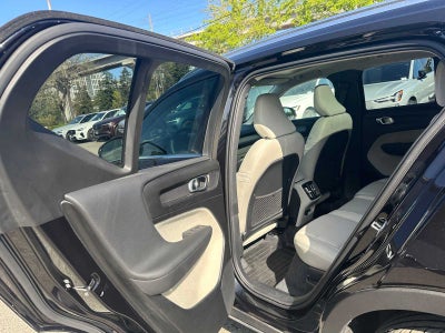2025 Volvo XC40 Plus Bright Theme