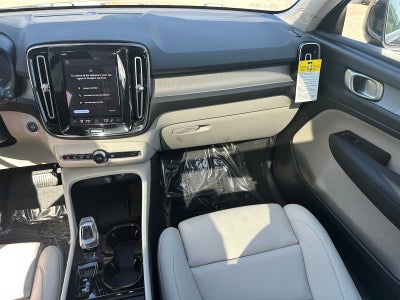 2025 Volvo XC40 Plus Bright Theme