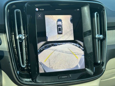 2025 Volvo XC40 Plus Bright Theme