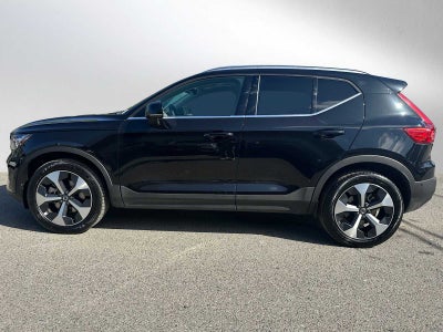 2025 Volvo XC40 Plus Bright Theme