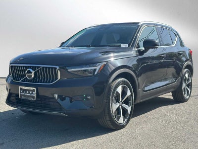 2025 Volvo XC40 Plus Bright Theme