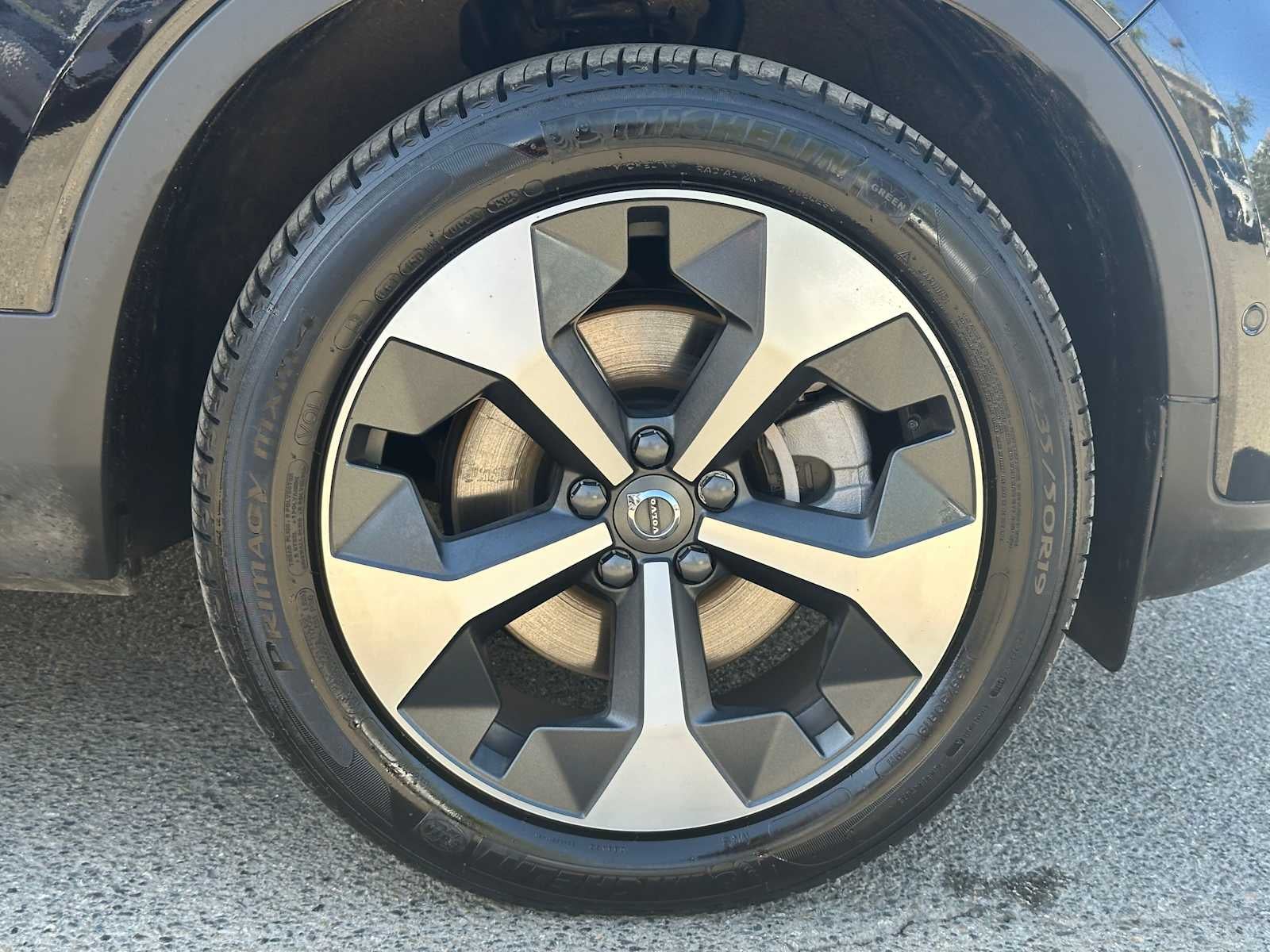 2025 Volvo XC40 Plus Bright Theme