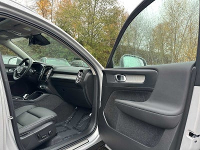 2025 Volvo XC40 Plus Bright Theme