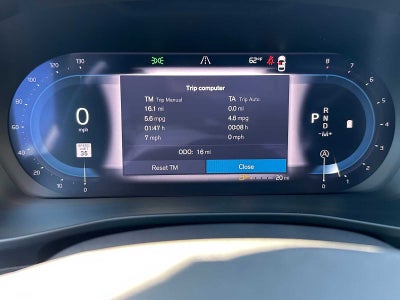 2025 Volvo XC40 Ultra Bright Theme