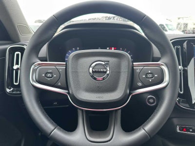 2025 Volvo XC40 Ultra Bright Theme