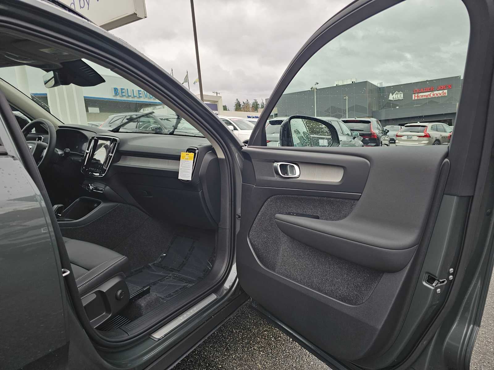 2026 Volvo XC40 Core