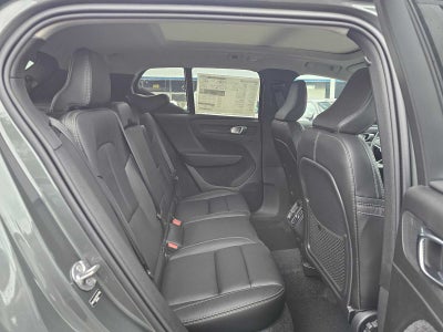 2026 Volvo XC40 Core