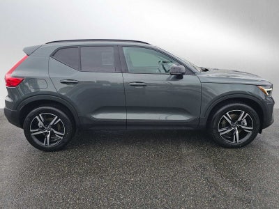 2026 Volvo XC40 Core