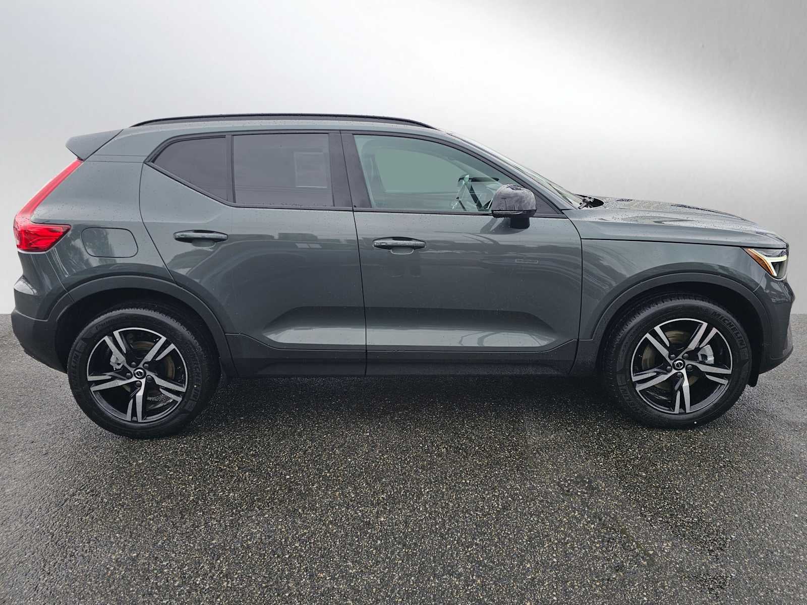 2026 Volvo XC40 Core