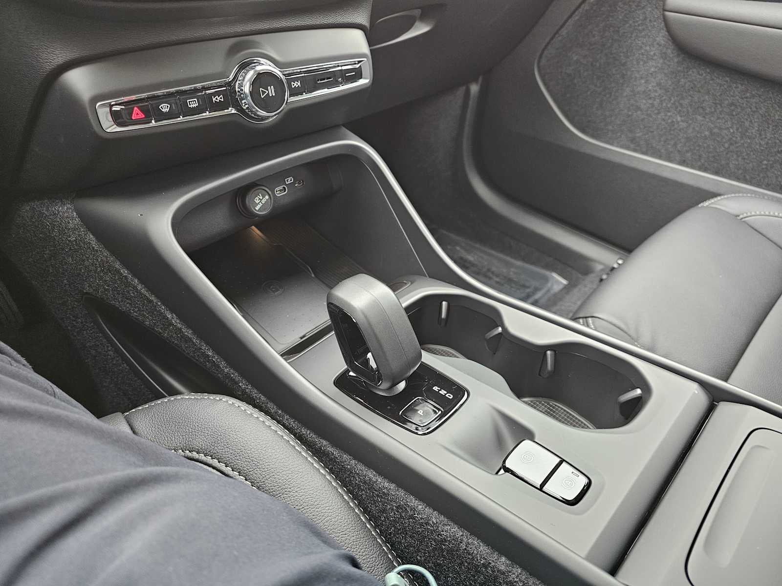 2026 Volvo XC40 Core
